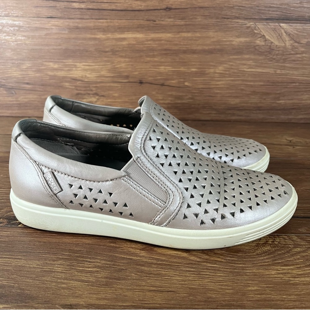 Ecco Soft 7 Silver Leather Cutout Sneakers Slip-On Women’s Size 6 (37) Shoes